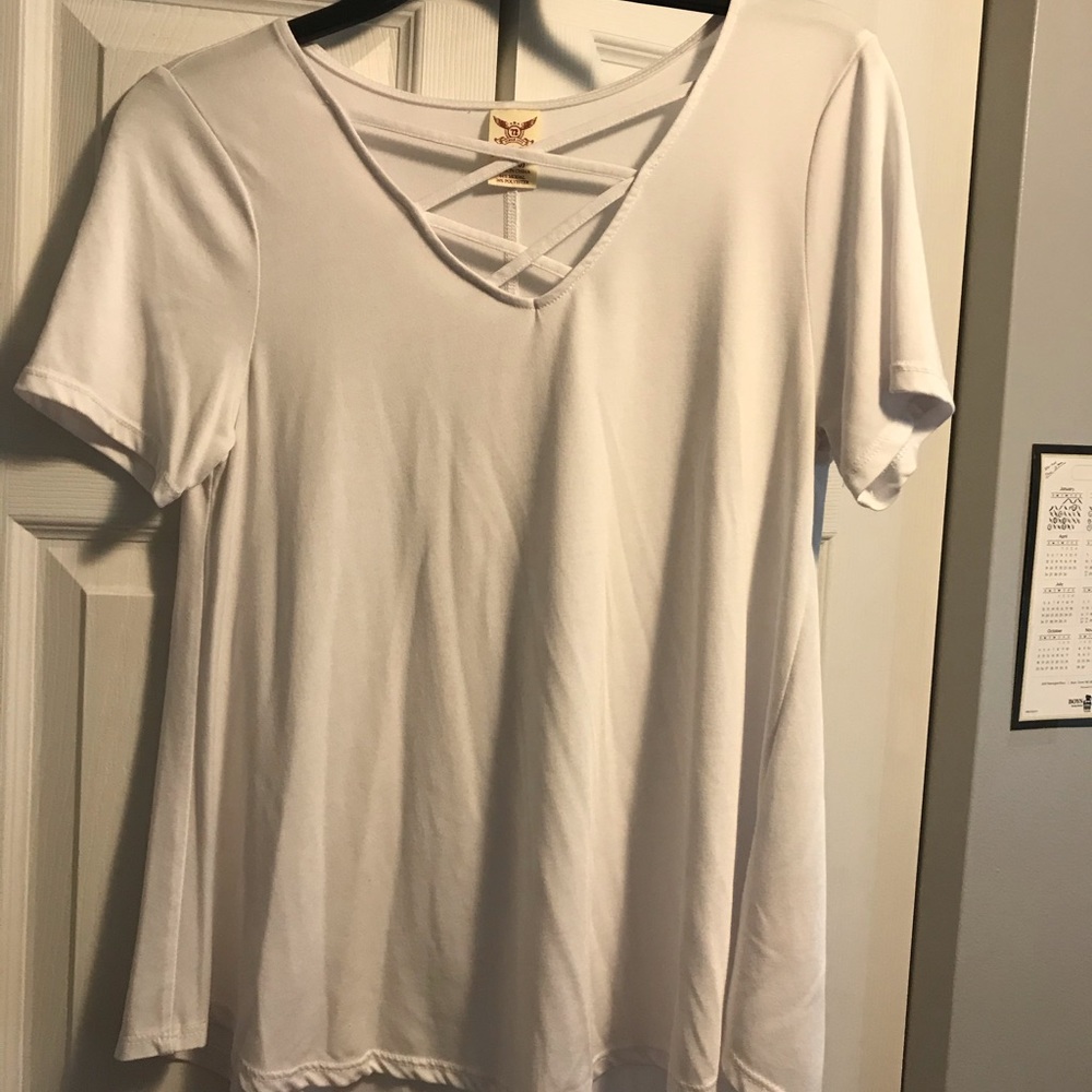 White V-neck Criss-Cross T-Shirt
